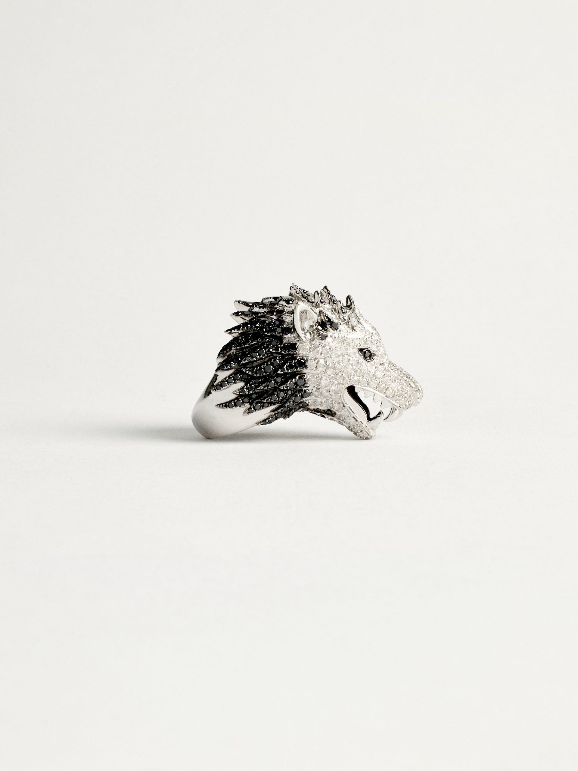 20240205_TheDrays_0118 Bague diamant en or blanc tête de loup | The Drays