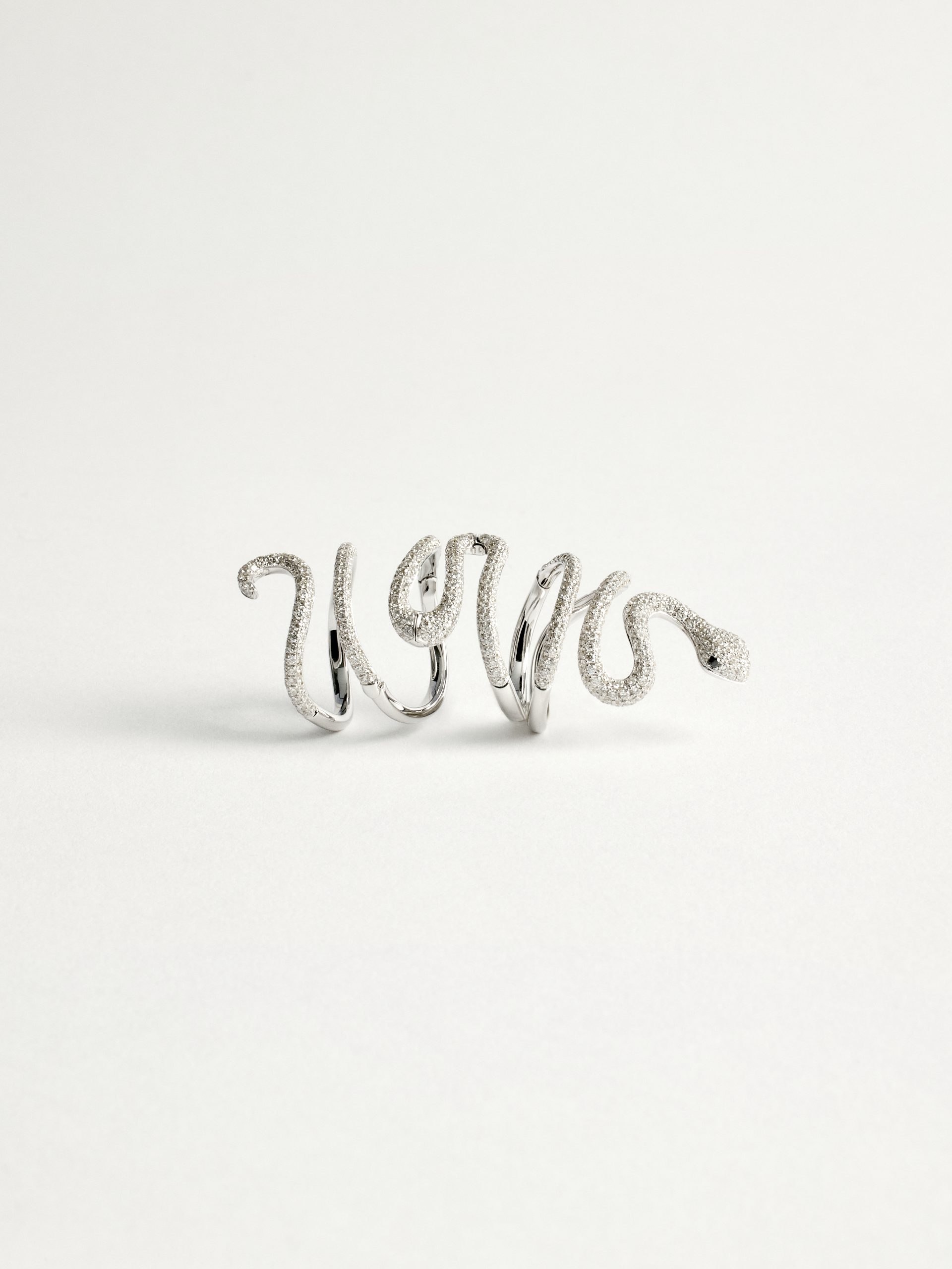 20240205_TheDrays_0385 Bague serpent diamant en or blanc | The Drays
