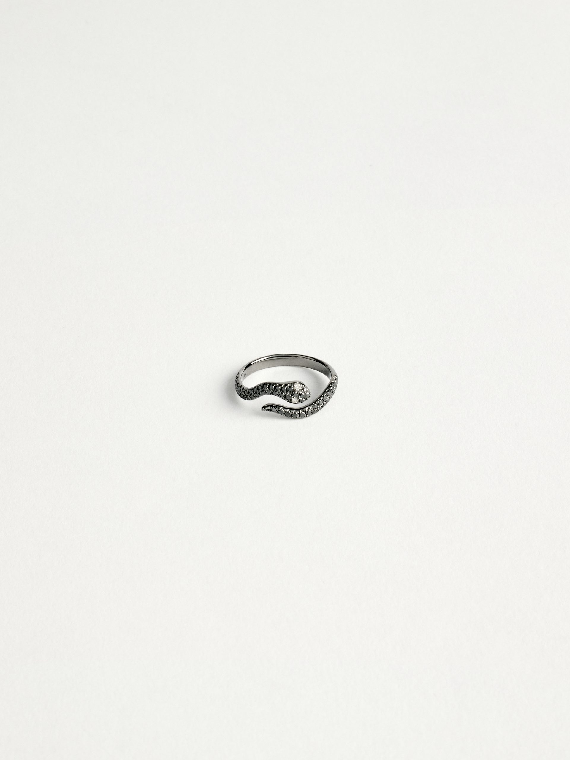 20240205_TheDrays_0532 Bague serpent diamant en or blanc | The Drays