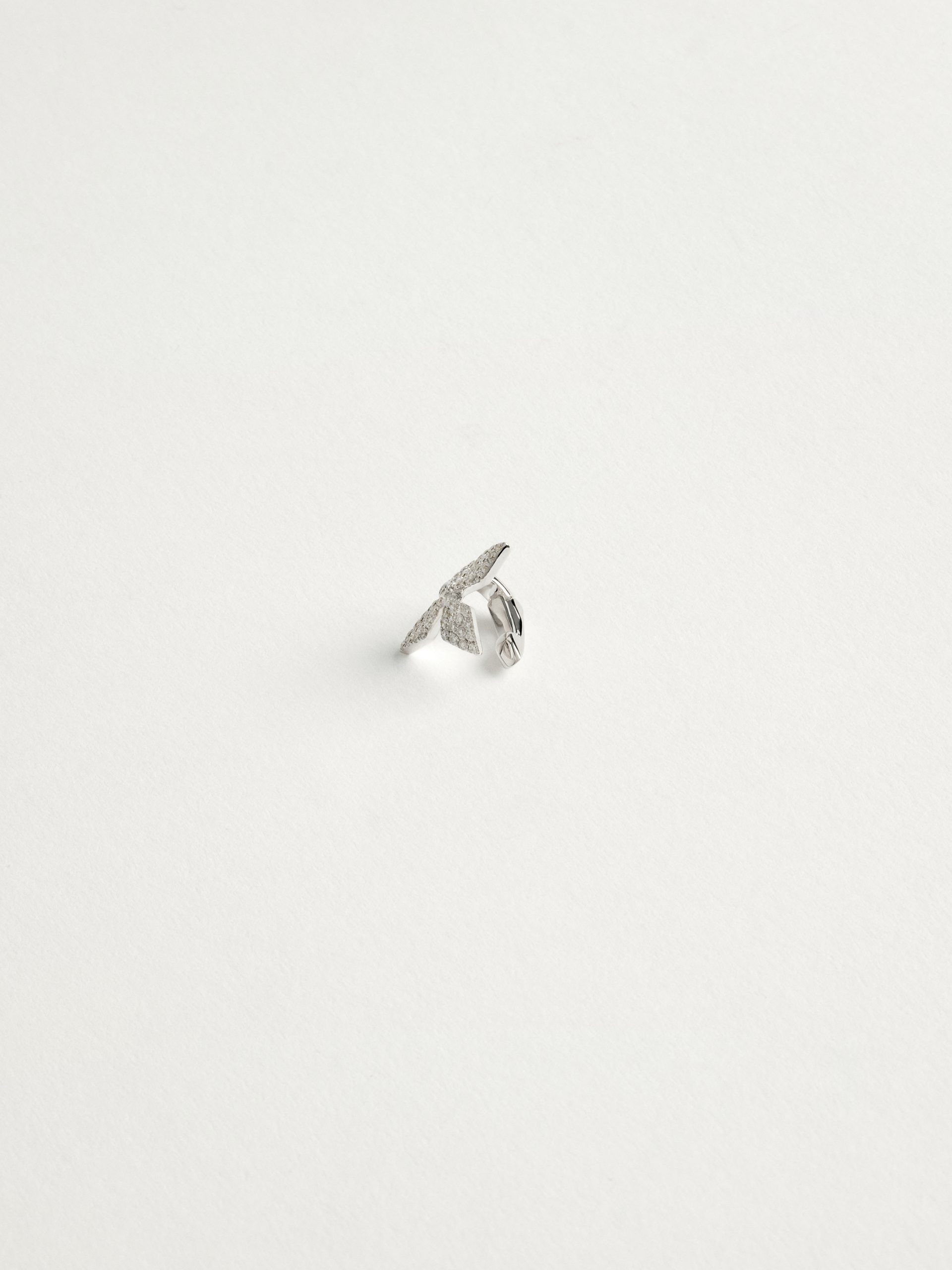 20240205_TheDrays_0640 Boucles d'oreilles diamant en or blanc clip cartilage | The Drays