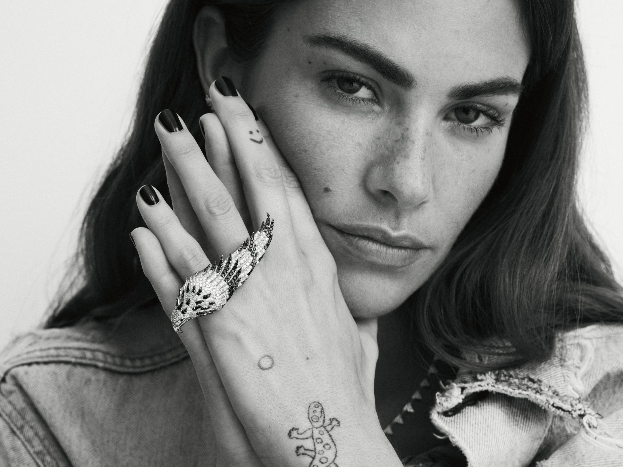 Homepage_20240208_TheDrays_Clara_0478 Bague diamant aigle en or jaune - joaillerie | The Drays