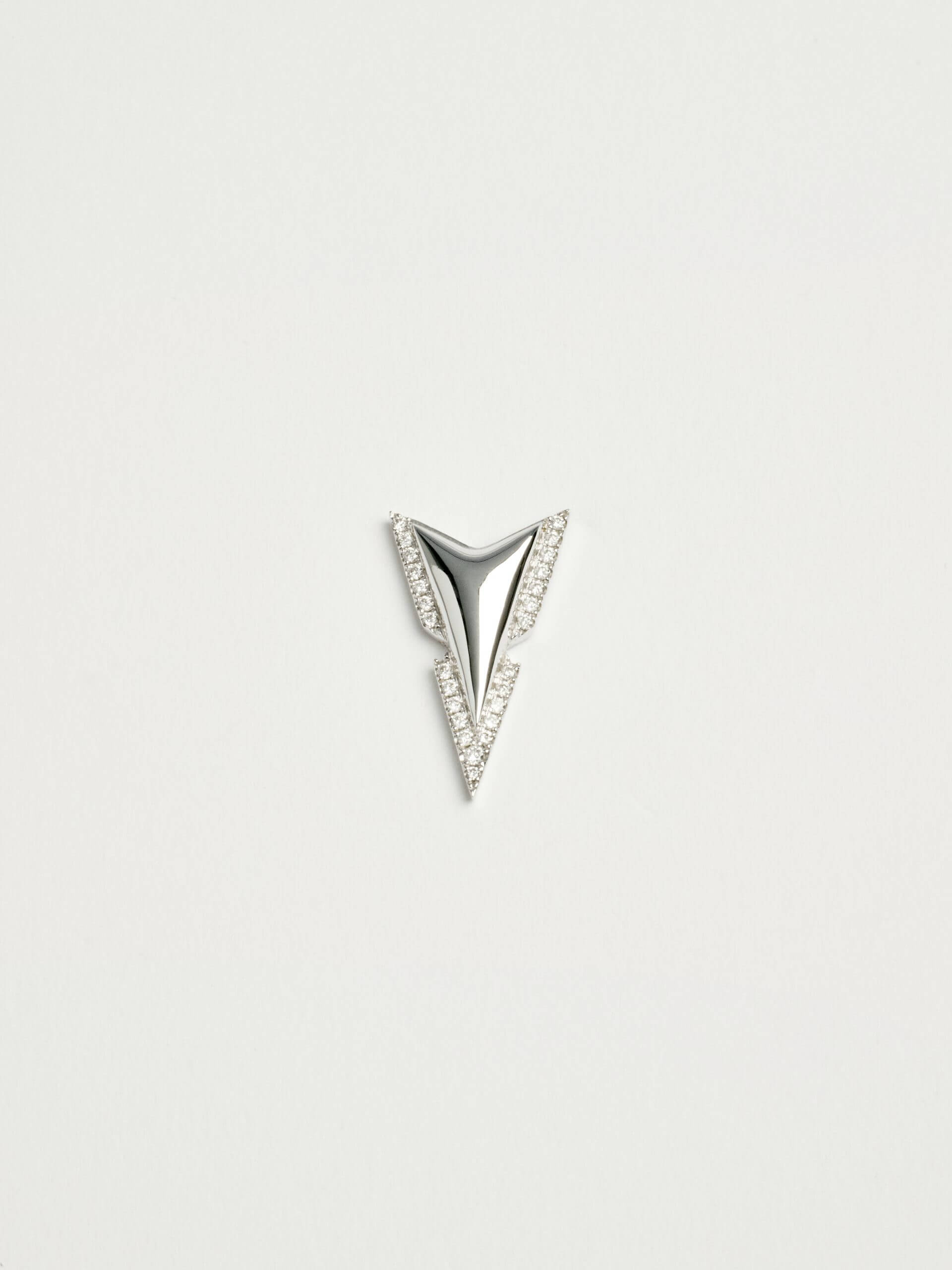 20240604_TheDrays30828 Boucle d'oreille en or blanc avec diamants | The Drays
